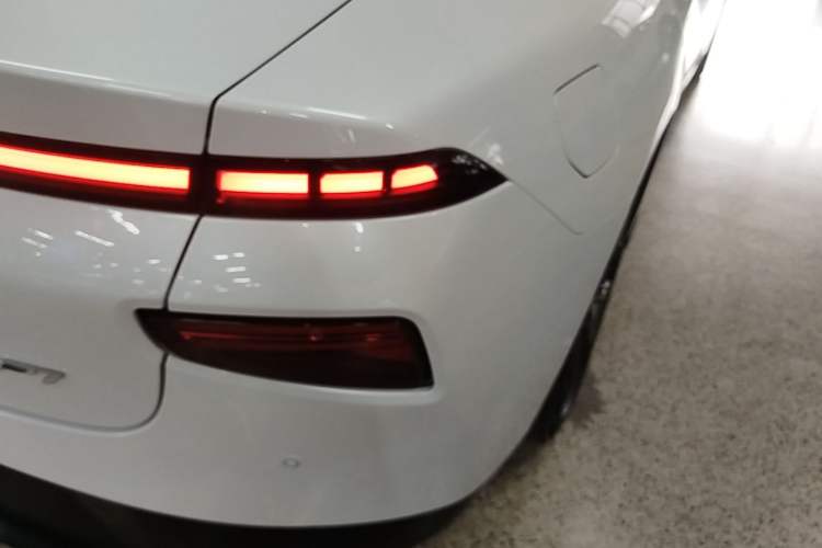 Used XPeng P7 2022 670N+ Right Rear Taillight