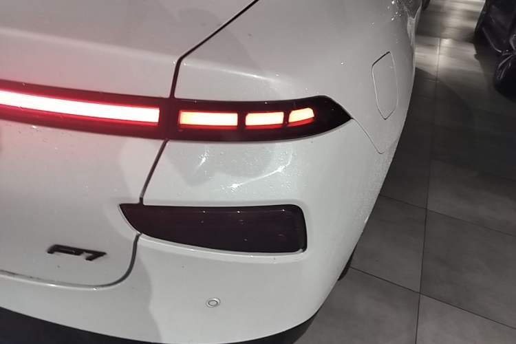 Used XPeng P7 2022 670E+ Right Rear Taillight