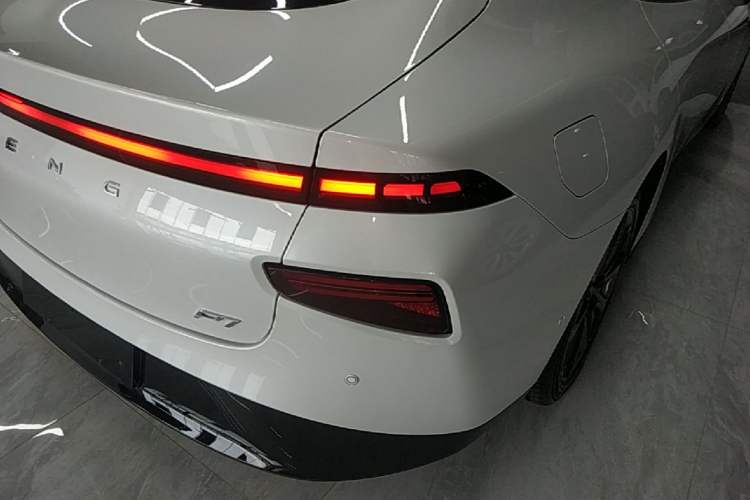 Used XPeng P7 2022 480E+ Right Rear Taillight