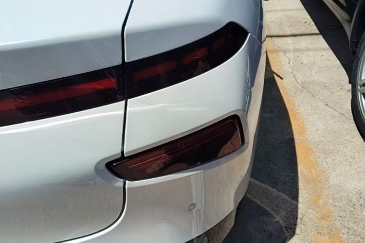 Used XPeng P7 2022 625E Right Rear Taillight