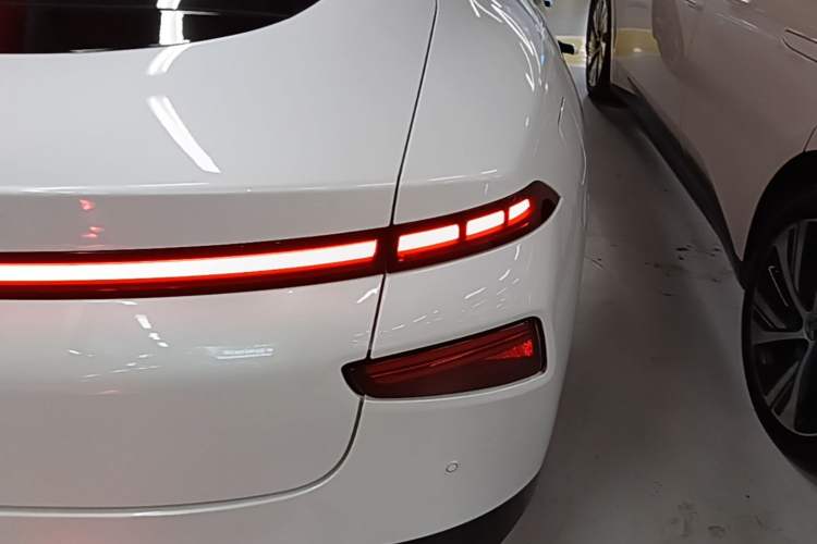 Used XPeng P7 2022 480E+ Right Rear Taillight