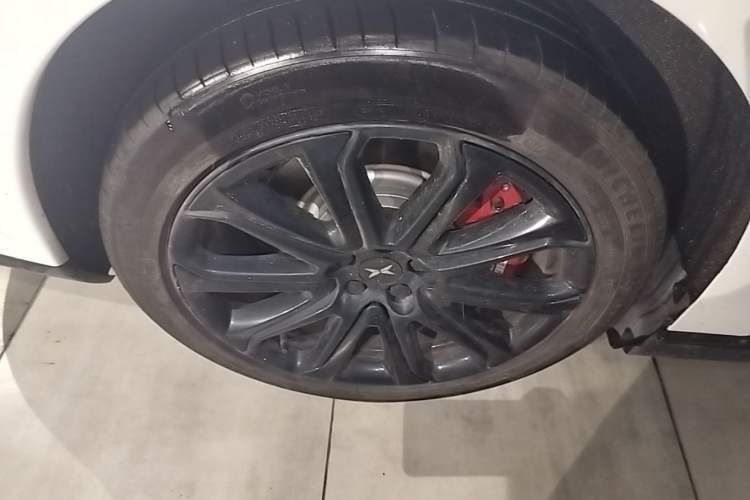 Used XPeng P7 2022 670E+ Right Rear Wheel Hub