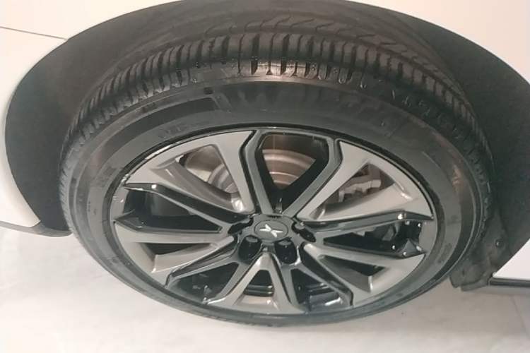 Used XPeng P7 2022 480E+ Right Rear Wheel Hub