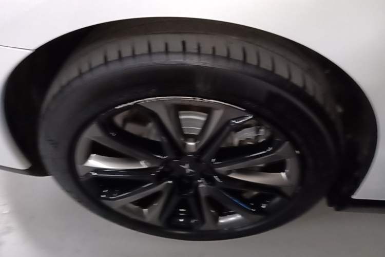 Used XPeng P7 2022 480E+ Right Rear Wheel Hub