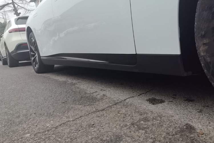 Used XPeng P7 2022 625E Right Side Sill