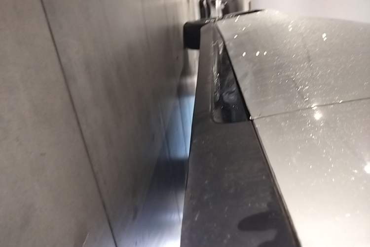 Used XPeng P7 2022 670E+ Right Side Sill
