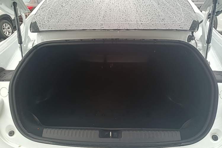 Used XPeng P7 2022 625E Trunk