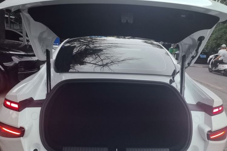 Used XPeng P7 2022 625E Trunk