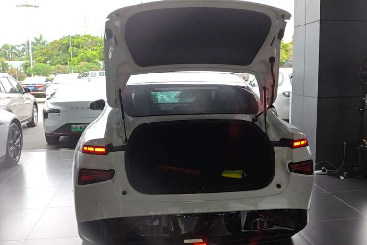 Used XPeng P7 2022 480N+ Trunk