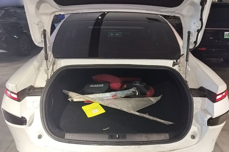 Used XPeng P7 2022 670E+ Trunk
