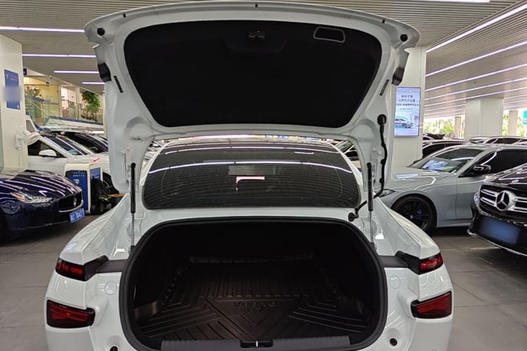 Used XPeng P7 2022 480E+ Trunk