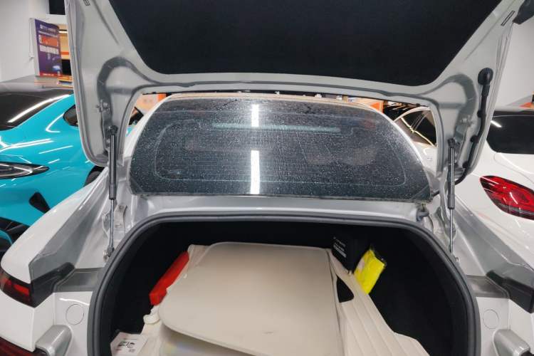 Used XPeng P7 2022 625E Trunk