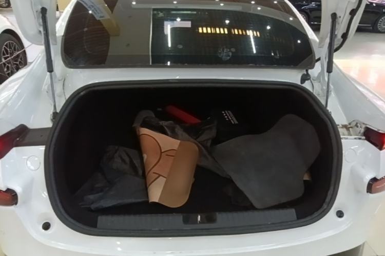 Used XPeng P7 2022 480E+ Trunk