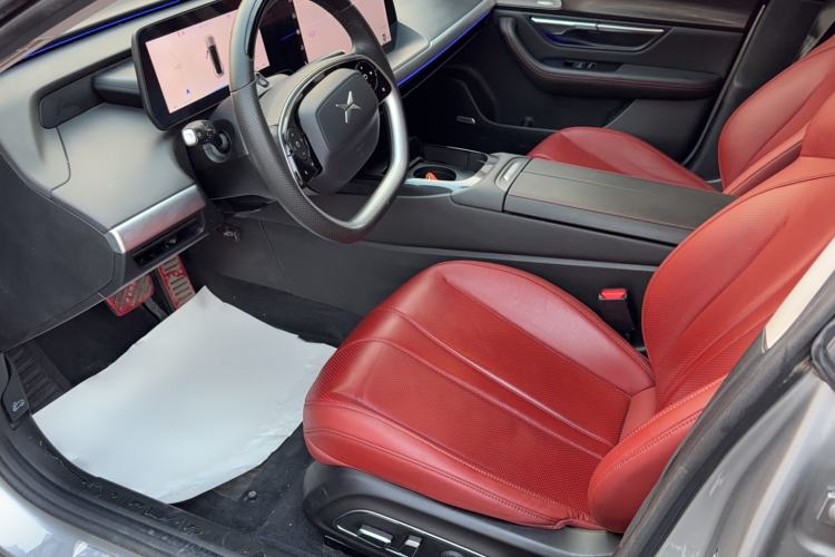Used XPeng P7 2022 670E+ Interior 1