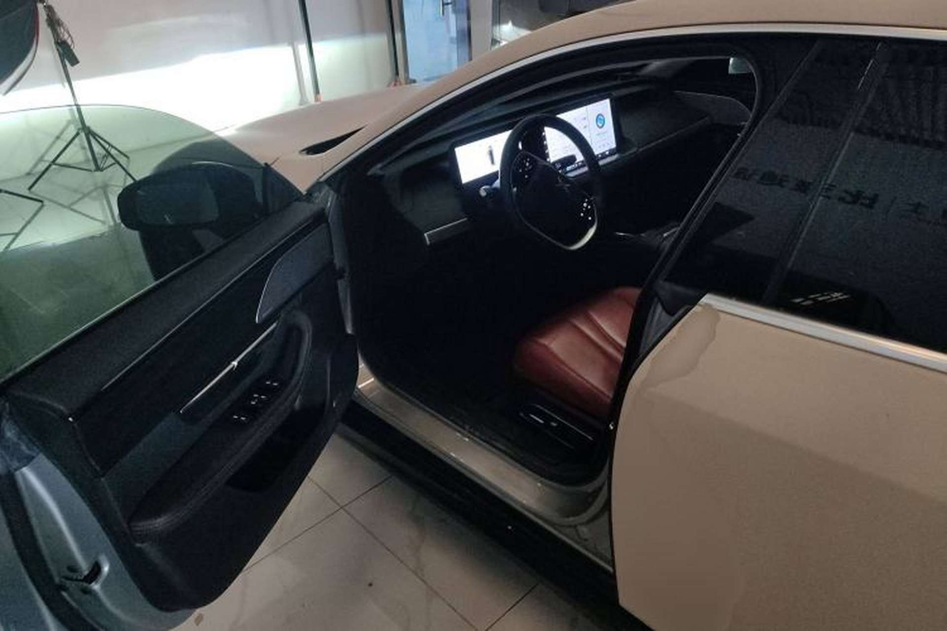 Used XPeng P7 2022 670N+ Interior 3