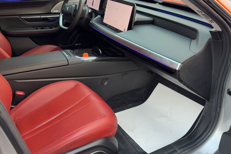 Used XPeng P7 2022 670E+ Interior 6