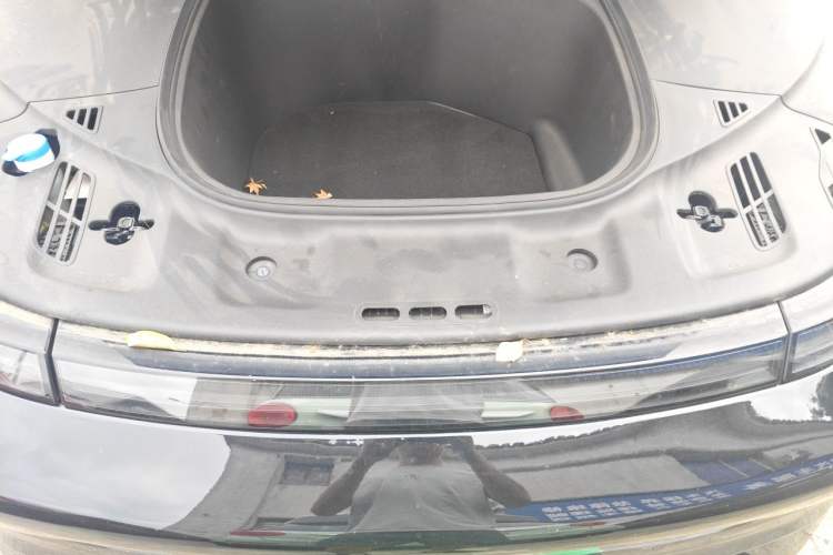 Used XPeng P7 2023 586E Engine Bay