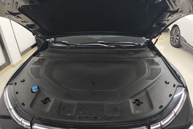 Used XPeng P7 2023 P7i 702 Max Engine Bay