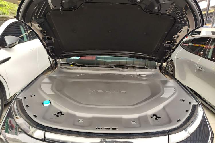 Used XPeng P7 2023 P7i 702 Pro Engine Bay