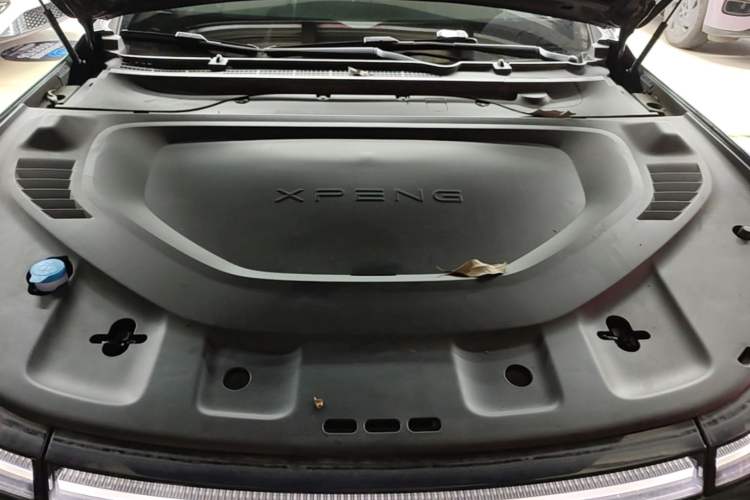 Used XPeng P7 2023 P7i 702 Pro Engine Bay