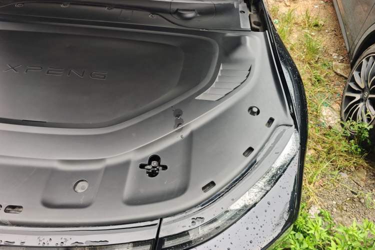 Used XPeng P7 2023 P7i 702 Pro Engine Bay Left