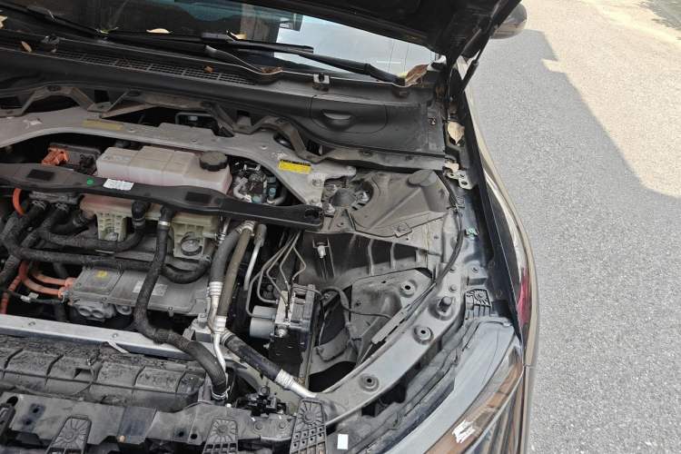 Used XPeng P7 2023 P7i 610 Max Performance Edition Engine Bay Left