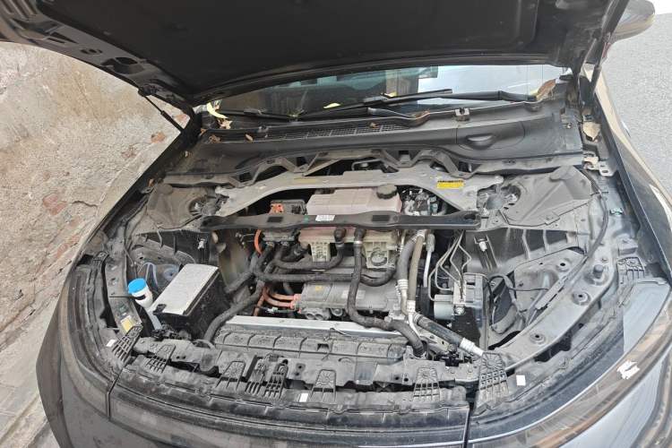 Used XPeng P7 2023 P7i 610 Max Performance Edition Engine Bay