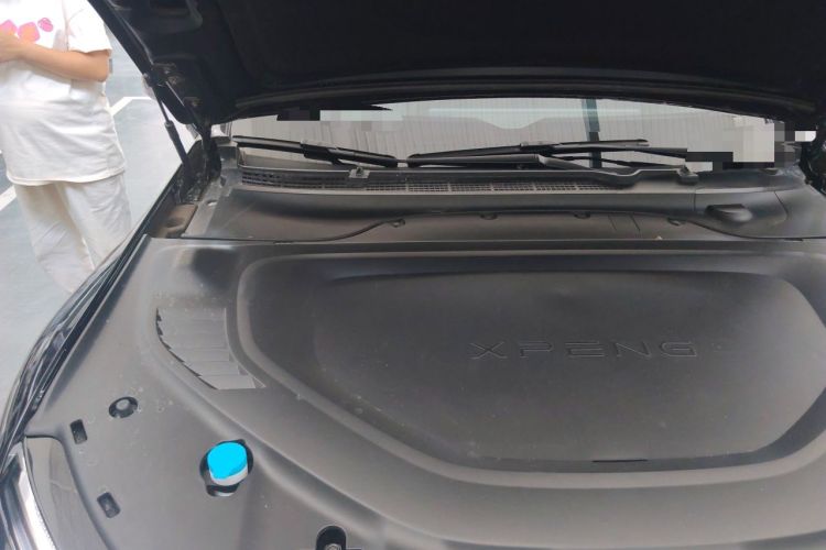 Used XPeng P7 2023 P7i 610 Max Performance Edition Engine Bay Right