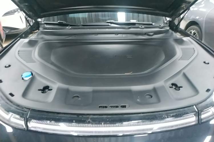 Used XPeng P7 2023 P7i 702 Pro Engine Bay