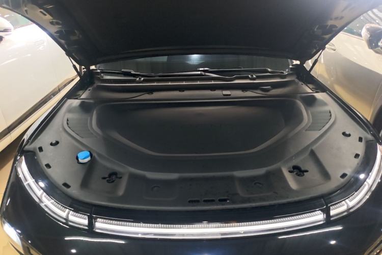 Used XPeng P7 2023 P7i 610 Max Performance Edition Engine Bay