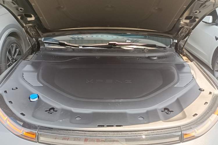 Used XPeng P7 2023 P7i 702 Pro Engine Bay