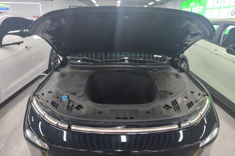 Used XPeng P7 2023 586E Engine Bay