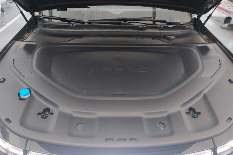 Used XPeng P7 2023 P7i 610 Max Performance Edition Engine Bay