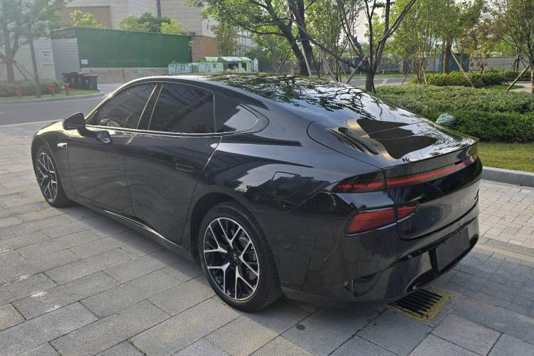 Used XPeng P7 2023 P7i 610 Max Performance Edition Exterior 4
