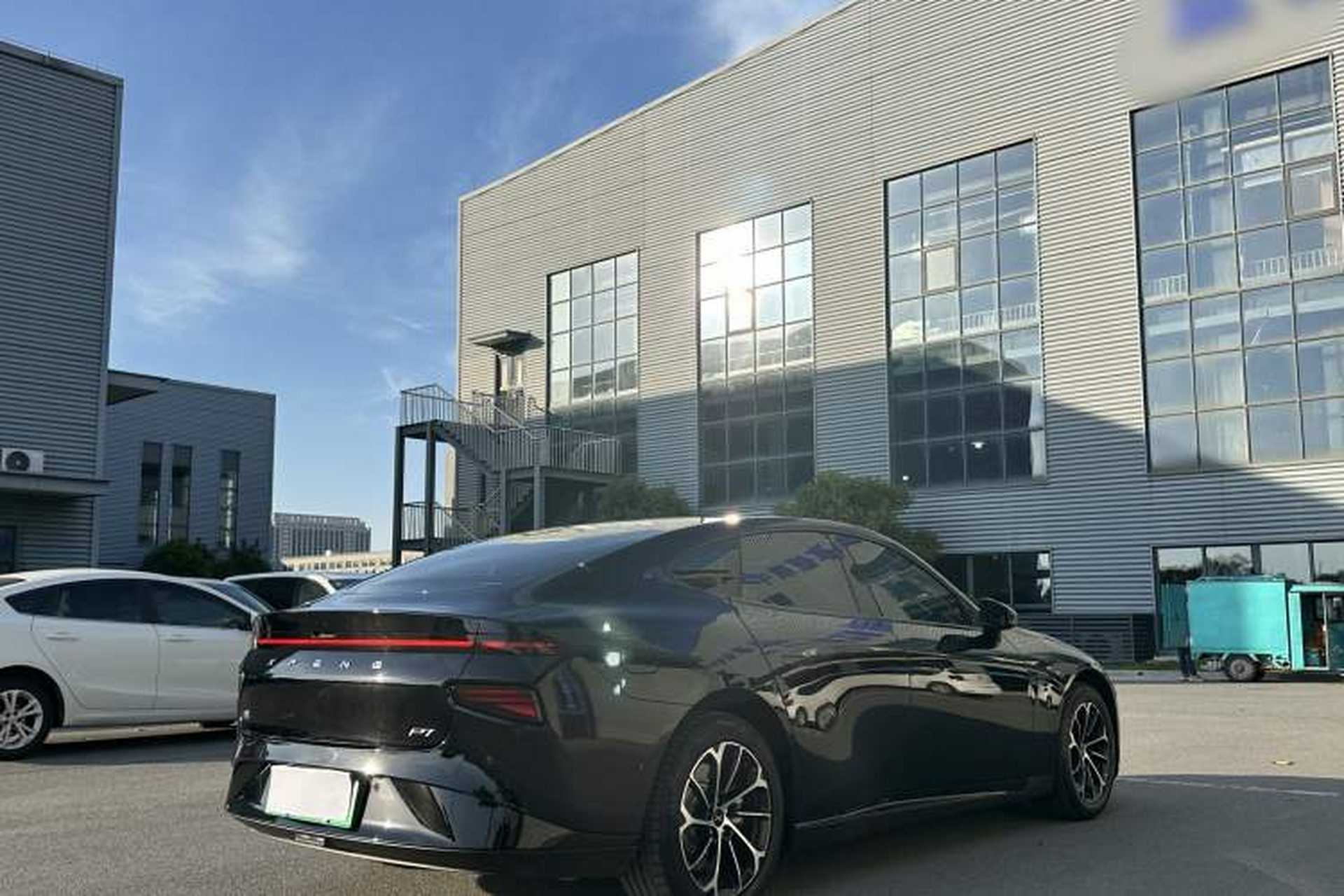 Used XPeng P7 2023 586E Exterior 8