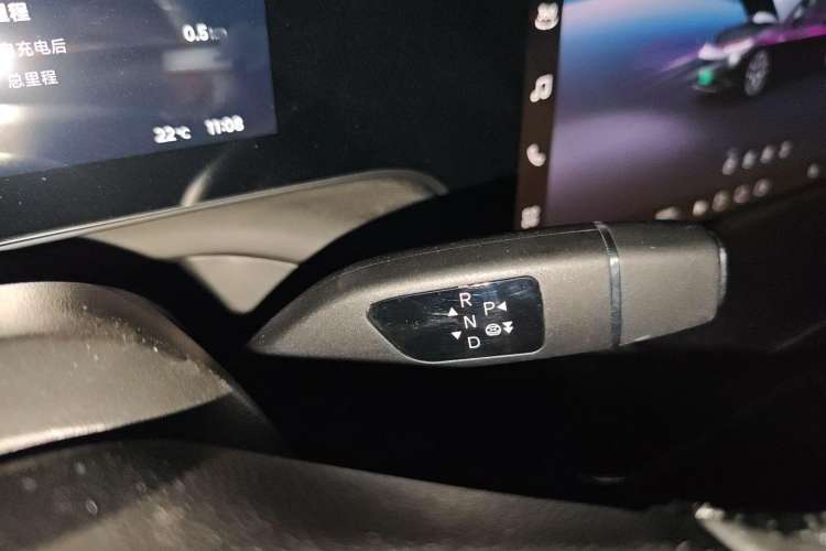 Used XPeng P7 2023 P7i 610 Max Performance Edition Gear Lever