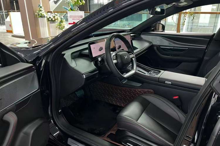Used XPeng P7 2023 P7i 610 Max Performance Edition Interior 3