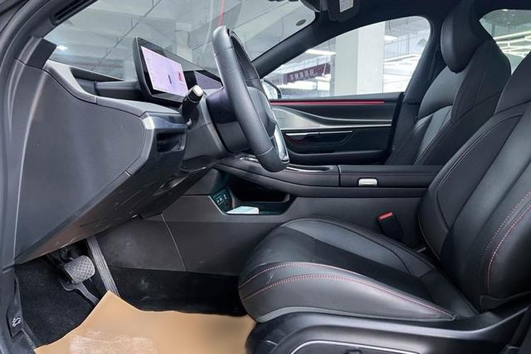 Used XPeng P7 2023 P7i 702 Max Interior 4