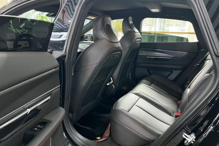 Used XPeng P7 2023 P7i 610 Max Performance Edition Interior 4