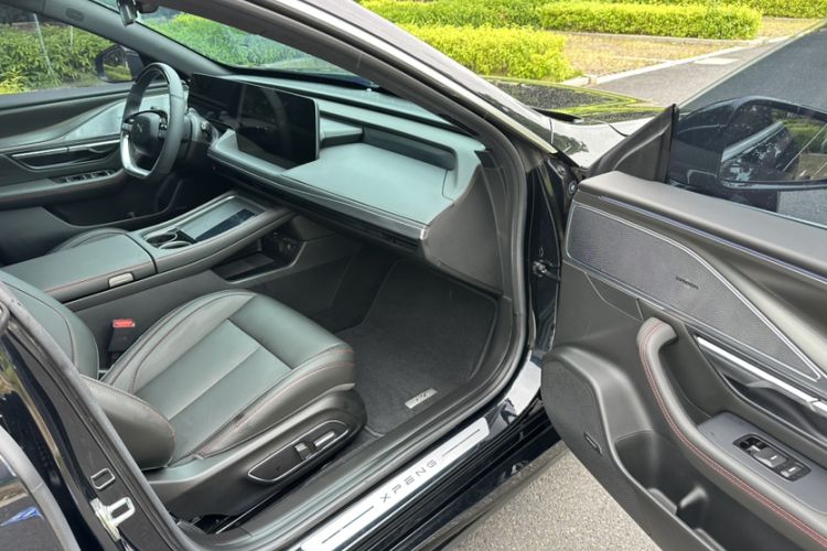 Used XPeng P7 2023 P7i 702 Pro Interior 9