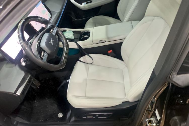 Used XPeng P7 2023 P7i 610 Max Performance Edition Left Front Seat