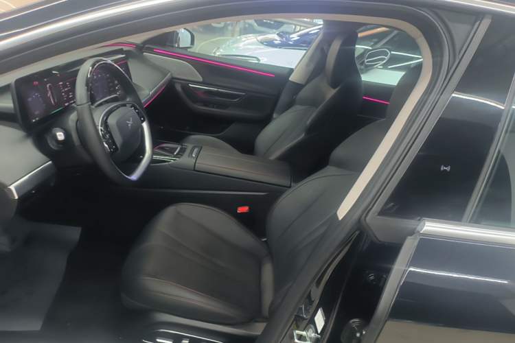 Used XPeng P7 2023 586E Left Front Seat