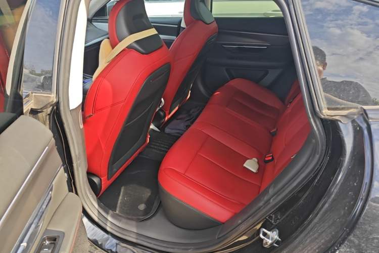 Used XPeng P7 2023 P7i 610 Max Performance Edition Left Rear Seat