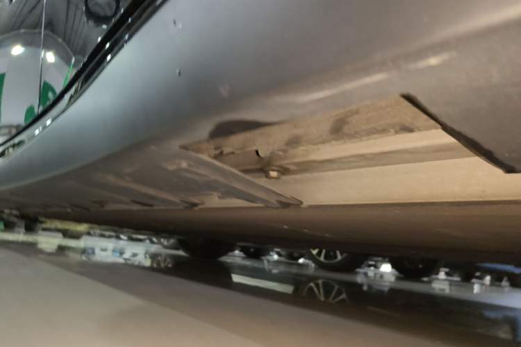 Used XPeng P7 2023 586E Left Side Sill