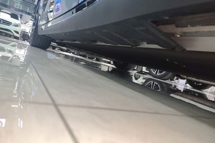 Used XPeng P7 2023 586E Left Side Sill