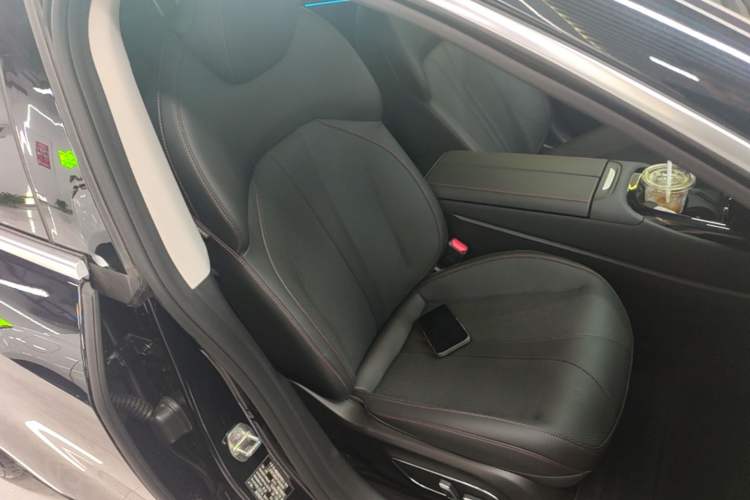 Used XPeng P7 2023 586E Right Front Seat