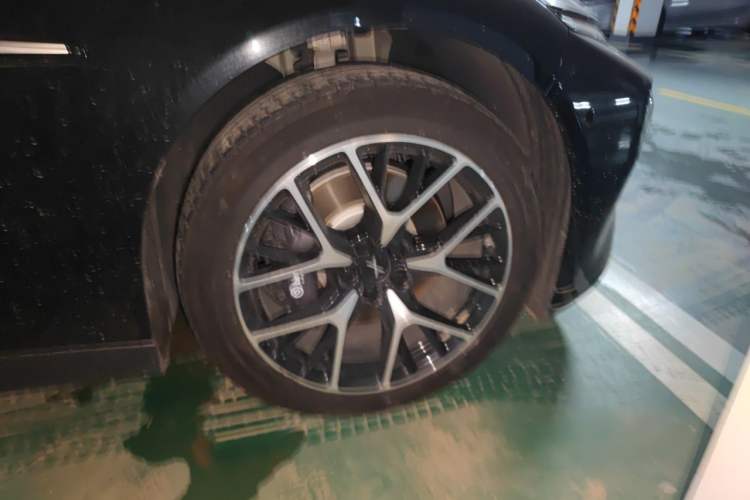 Used XPeng P7 2023 P7i 702 Pro Right Front Wheel Hub