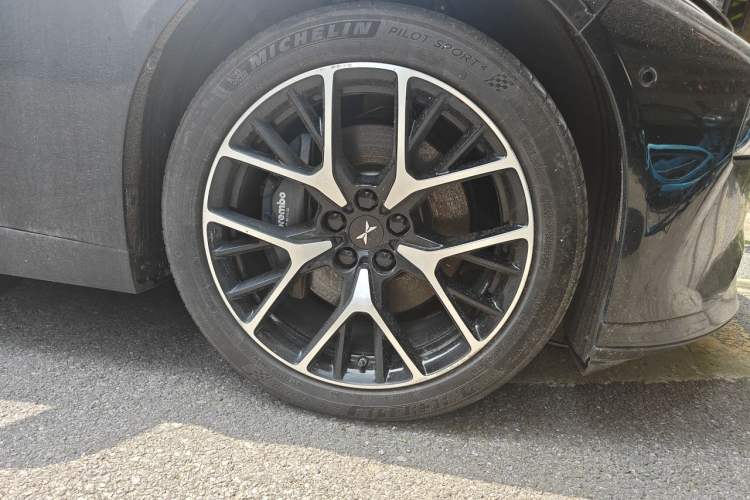 Used XPeng P7 2023 P7i 610 Max Performance Edition Right Front Wheel Hub