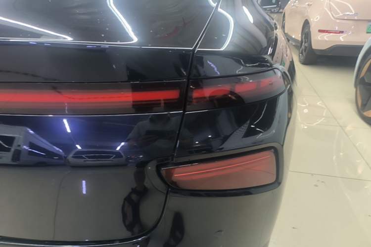 Used XPeng P7 2023 586E Right Rear Taillight