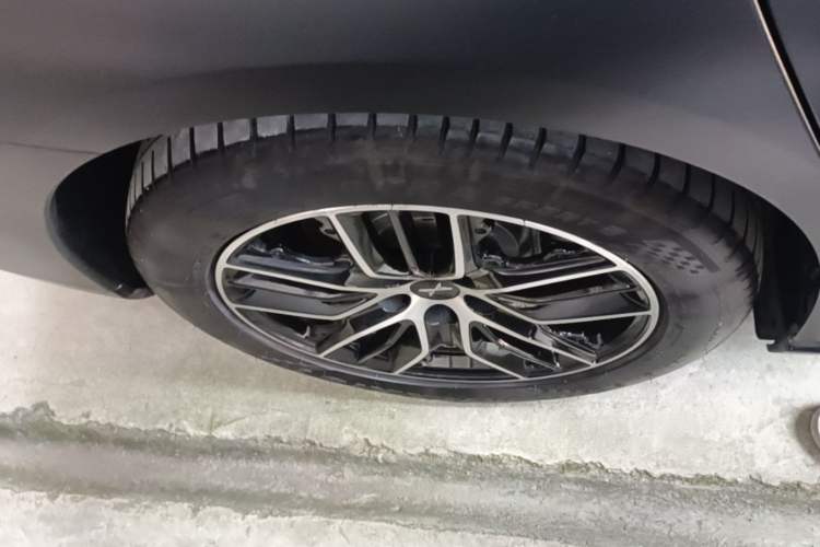 Used XPeng P7 2023 P7i 702 Pro Right Rear Wheel Hub